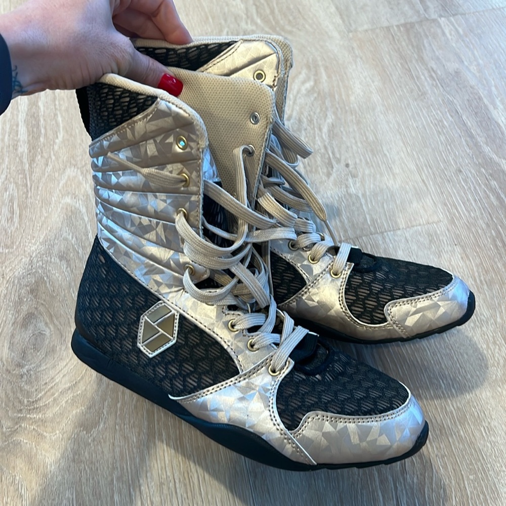 Good Boxing Shoes size 9